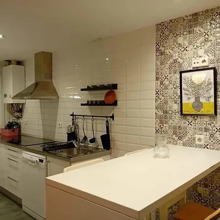 Vivienda En Casco Antiguo De * Vigo