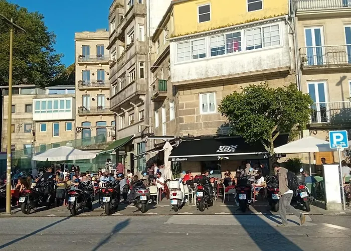 Vivienda En Casco Antiguo De *